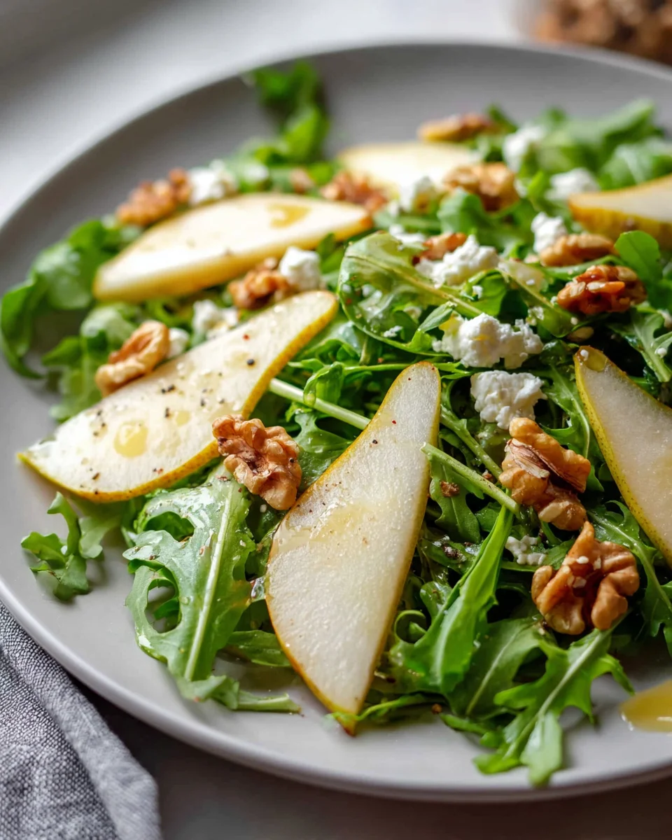 Birnen-Rucola-Salat mit Honig-Vinaigrette